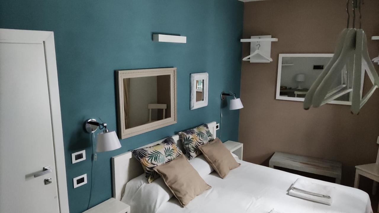 Santa Marta Rooms เวอนาซซา ภายนอก รูปภาพ