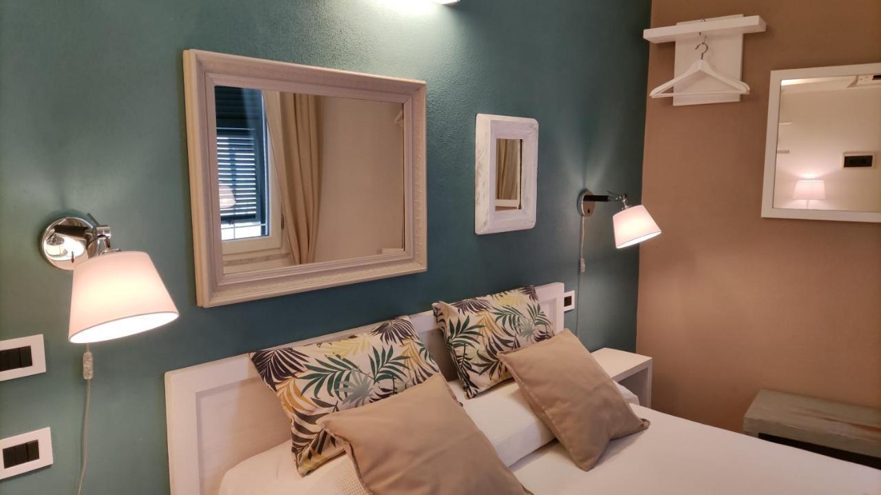 Santa Marta Rooms เวอนาซซา ภายนอก รูปภาพ