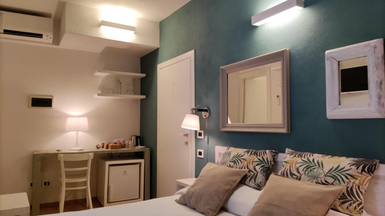 Santa Marta Rooms เวอนาซซา ภายนอก รูปภาพ