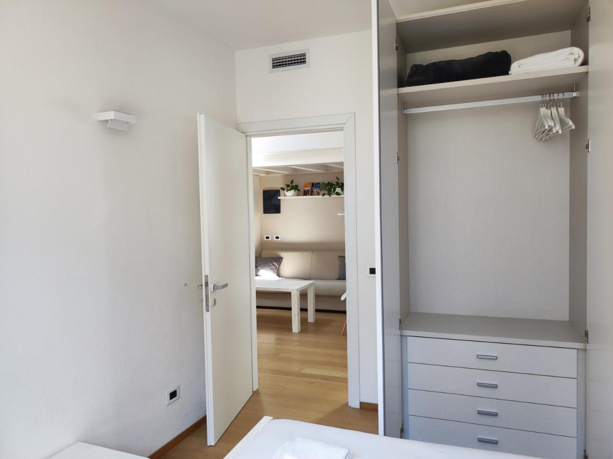 Santa Marta Rooms เวอนาซซา ภายนอก รูปภาพ