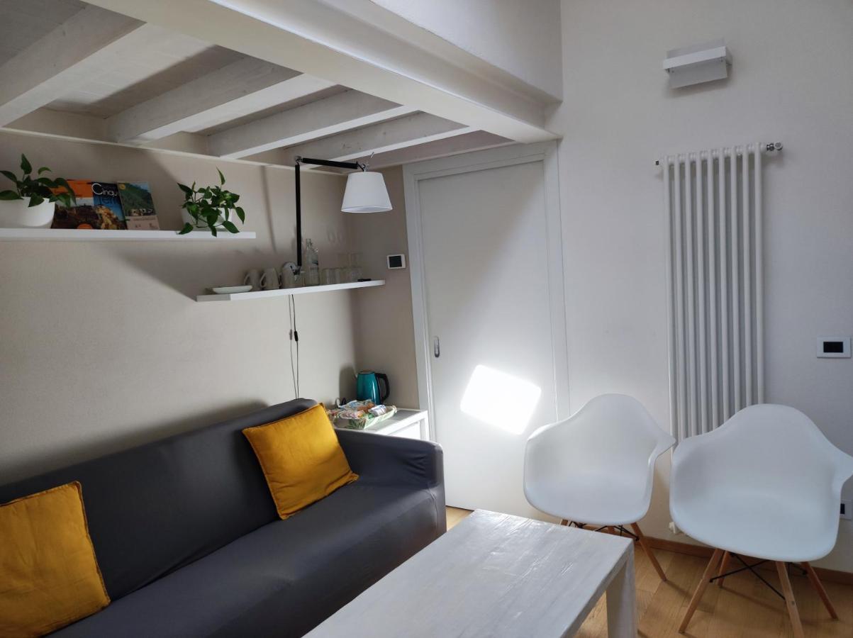Santa Marta Rooms เวอนาซซา ภายนอก รูปภาพ