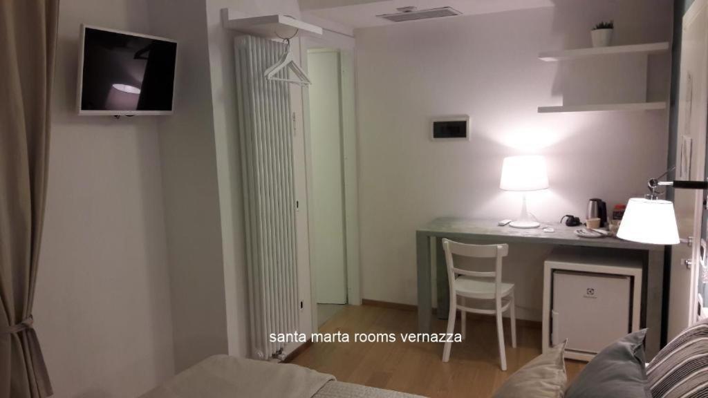 Santa Marta Rooms เวอนาซซา ภายนอก รูปภาพ
