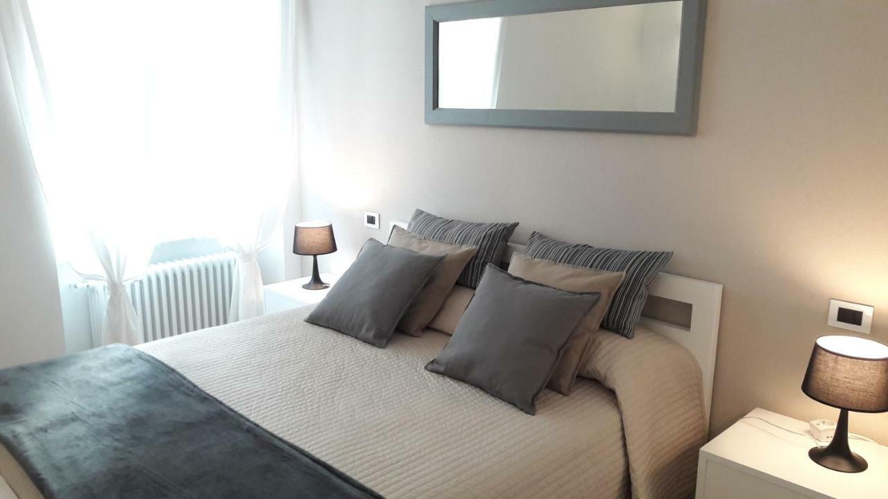 Santa Marta Rooms เวอนาซซา ภายนอก รูปภาพ